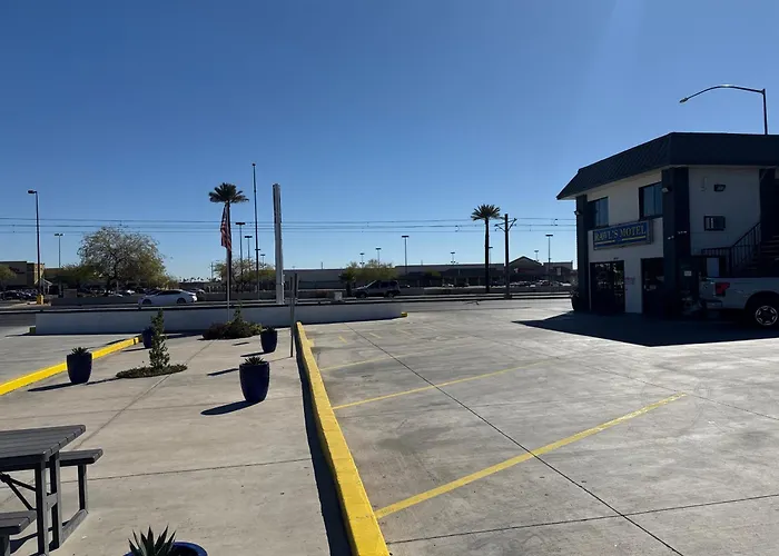 Rawls Near Phoenix Airport Mesa