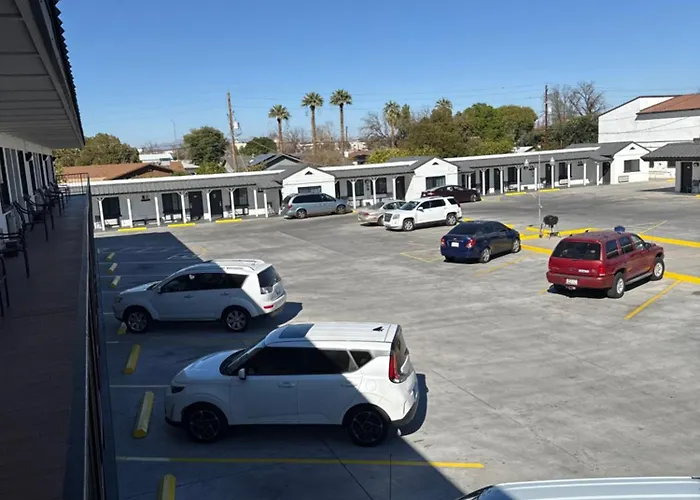 Rawls Near Phoenix Airport