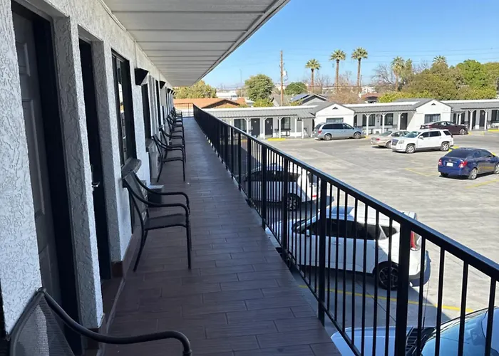 Hotel Rawls Near Phoenix Airport 3*