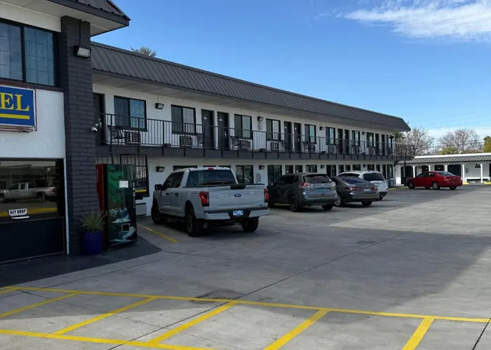 Rawls Near Phoenix Airport Hotel Mesa