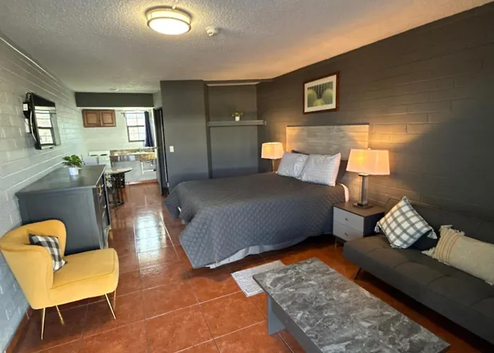 Hotel Rawls Near Phoenix Airport