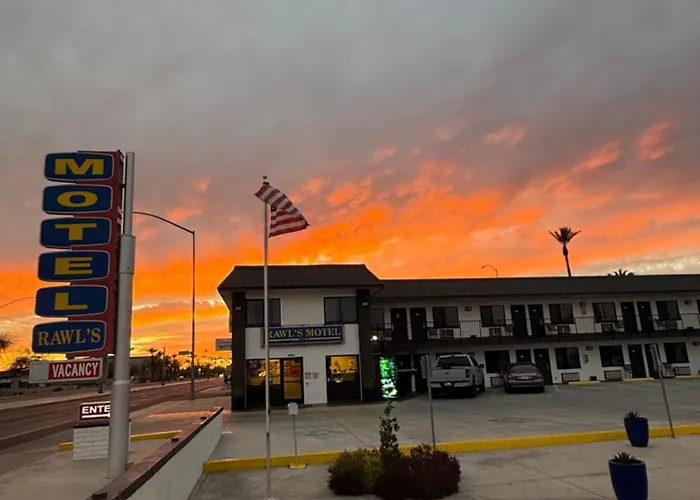 Rawls Near Phoenix Airport 3*