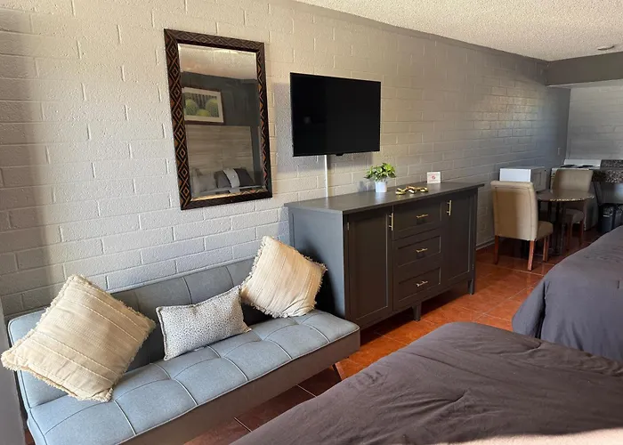Hotel Rawls Near Phoenix Airport 3*
