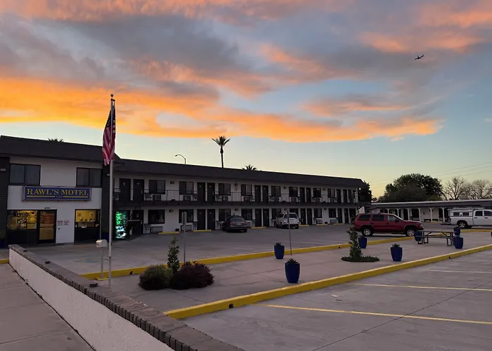 Hotel Rawls Near Phoenix Airport 3*