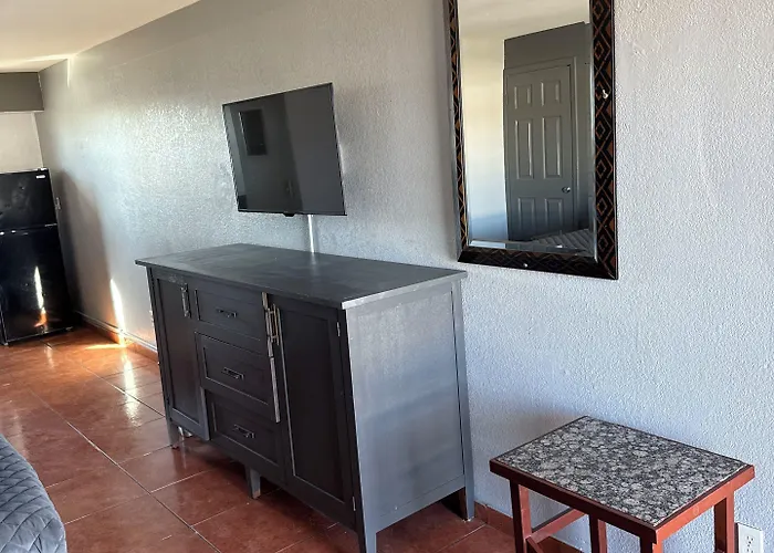 Hotel Rawls Near Phoenix Airport 3*